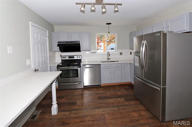 2726 Red Cedar Parc Drive, O'fallon, MO 63368