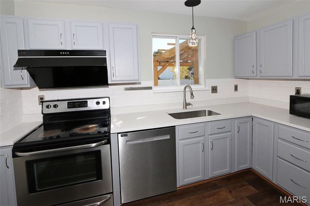 2726 Red Cedar Parc Drive, O'fallon, MO 63368