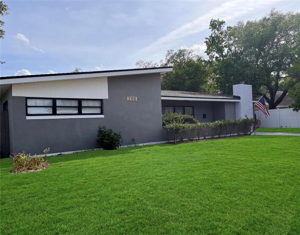 Image 2 of property listing at 200 SPARTAN DRIVE, Maitland, FL 32751