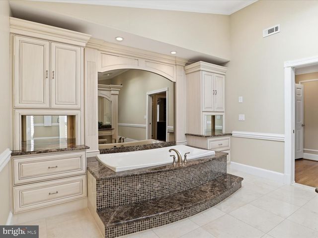 10408 BIT AND SPUR LN, Potomac, MD 20854