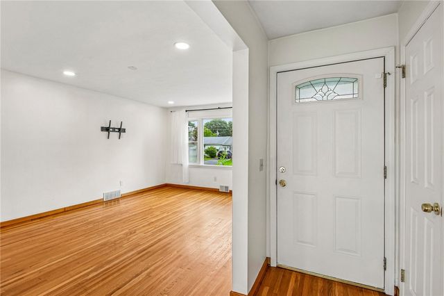 33 Merrydale Drive, Gates, NY 14624