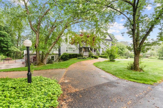 342 Cedarwood Drive, Orange, CT 06477