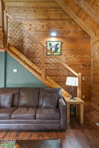 419 Matterhorn Drive, Gatlinburg, TN 37738