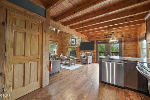 419 Matterhorn Drive, Gatlinburg, TN 37738
