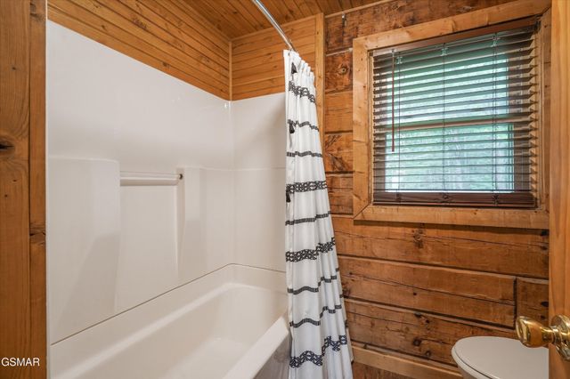 419 Matterhorn Drive, Gatlinburg, TN 37738