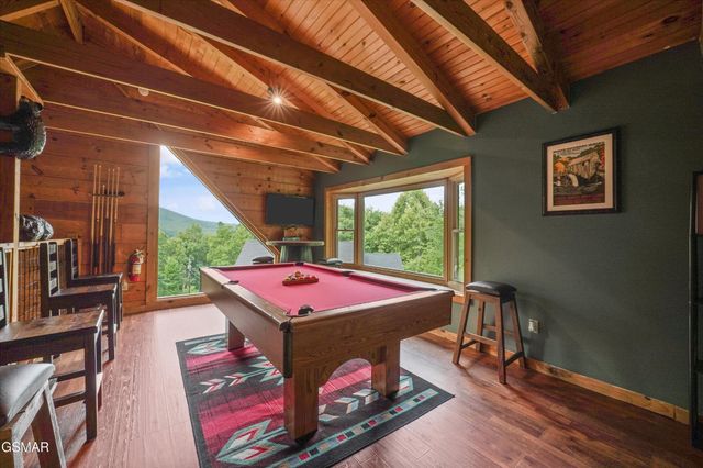 419 Matterhorn Drive, Gatlinburg, TN 37738