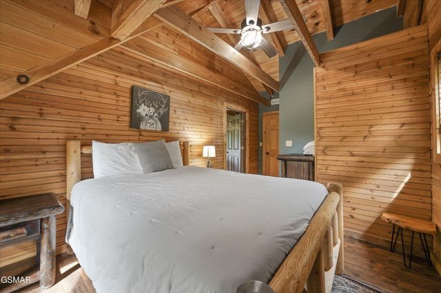 419 Matterhorn Drive, Gatlinburg, TN 37738