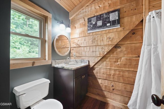 419 Matterhorn Drive, Gatlinburg, TN 37738