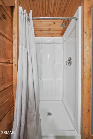 419 Matterhorn Drive, Gatlinburg, TN 37738