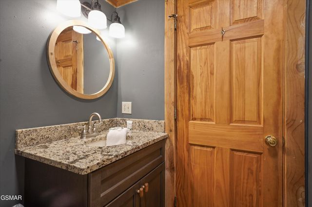 419 Matterhorn Drive, Gatlinburg, TN 37738