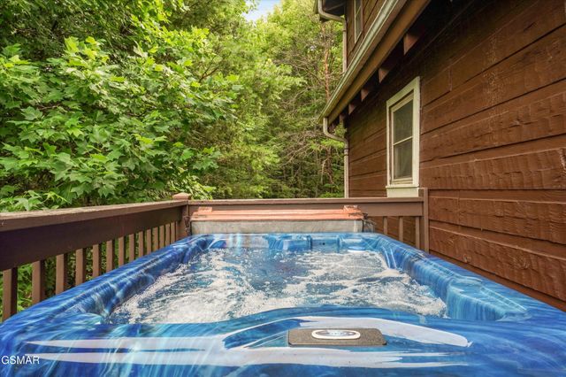 419 Matterhorn Drive, Gatlinburg, TN 37738
