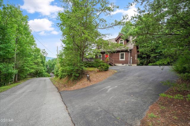 419 Matterhorn Drive, Gatlinburg, TN 37738