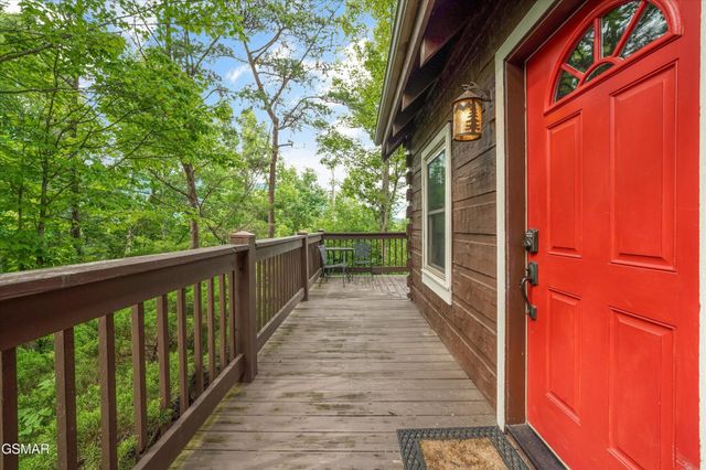 419 Matterhorn Drive, Gatlinburg, TN 37738