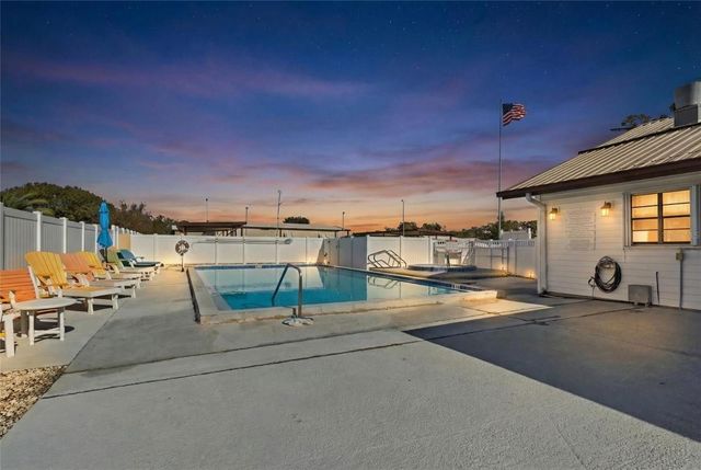 5533 REGAL WAY, Zephyrhills, FL 33541