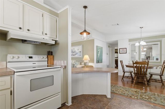 5533 REGAL WAY, Zephyrhills, FL 33541