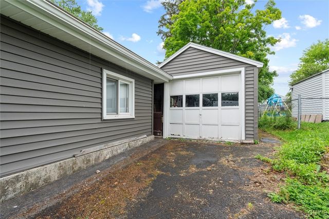 200 Vardon Street, Salina, NY 13088