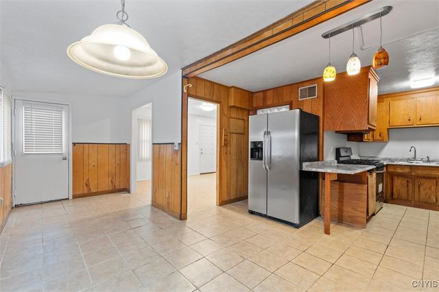 200 Vardon Street, Salina, NY 13088