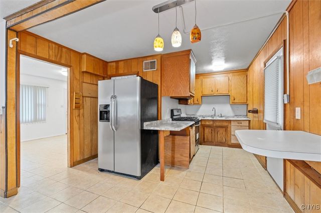 200 Vardon Street, Salina, NY 13088