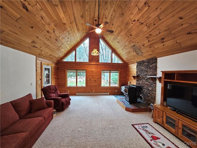 8 North Hillsborough Road, Amboy, NY 13316