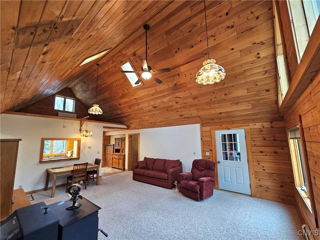 8 North Hillsborough Road, Amboy, NY 13316