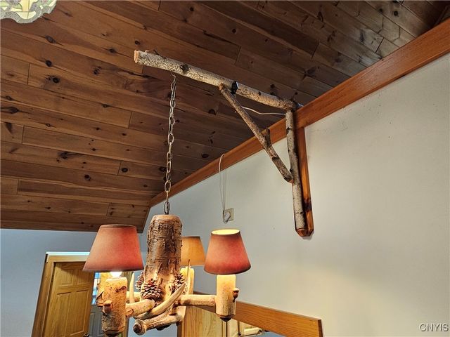 8 North Hillsborough Road, Amboy, NY 13316