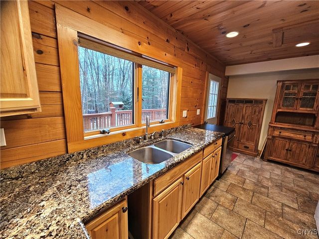 8 North Hillsborough Road, Amboy, NY 13316