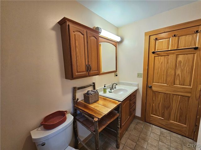 8 North Hillsborough Road, Amboy, NY 13316