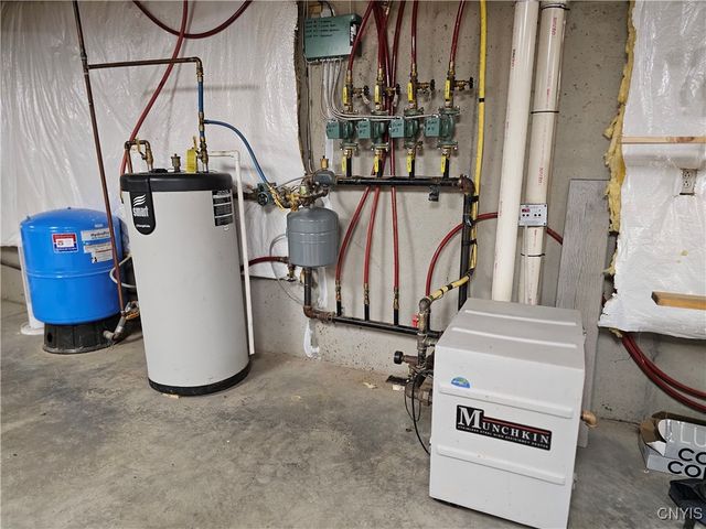 8 North Hillsborough Road, Amboy, NY 13316