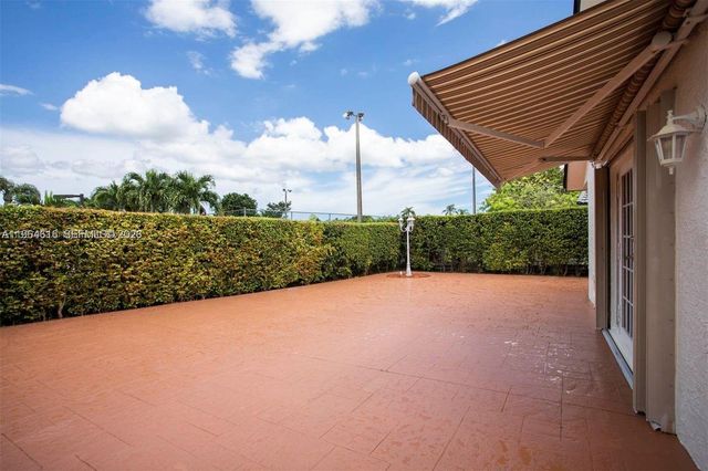 6811 SW 105th Ct, Miami, FL 33173