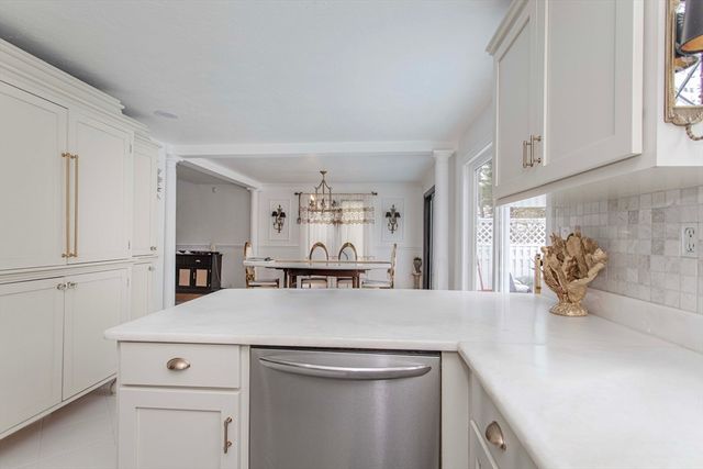 89 Lucas Dr, Stoughton, MA 02072