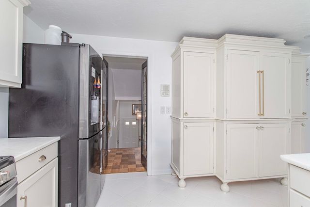 89 Lucas Dr, Stoughton, MA 02072