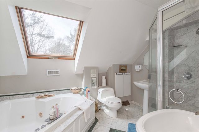 89 Lucas Dr, Stoughton, MA 02072