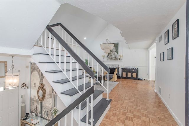 89 Lucas Dr, Stoughton, MA 02072