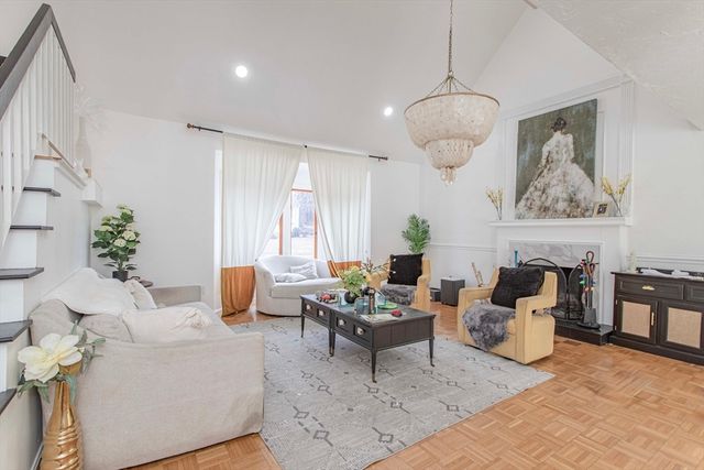 89 Lucas Dr, Stoughton, MA 02072