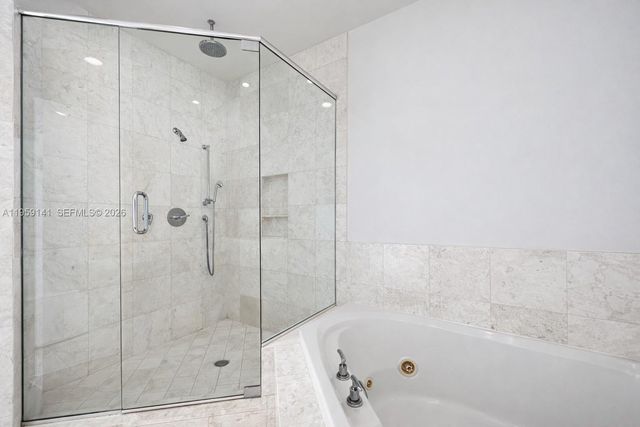 900 Brickell Key Blvd 2405, Miami, FL 33131