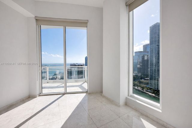 900 Brickell Key Blvd 2405, Miami, FL 33131