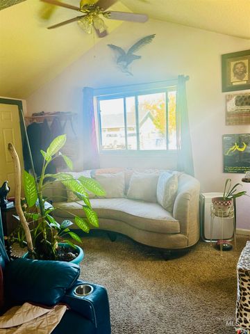 128 9th Ave. N., Nampa, ID 83687