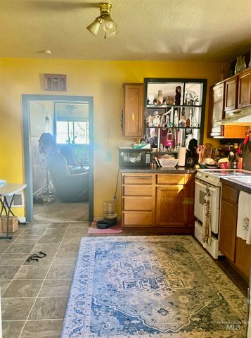 128 9th Ave. N., Nampa, ID 83687