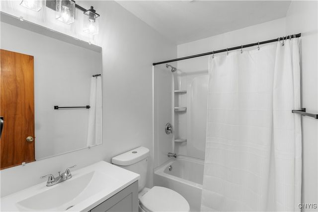 310 Gordon Parkway, Camillus, NY 13219