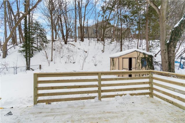 310 Gordon Parkway, Camillus, NY 13219