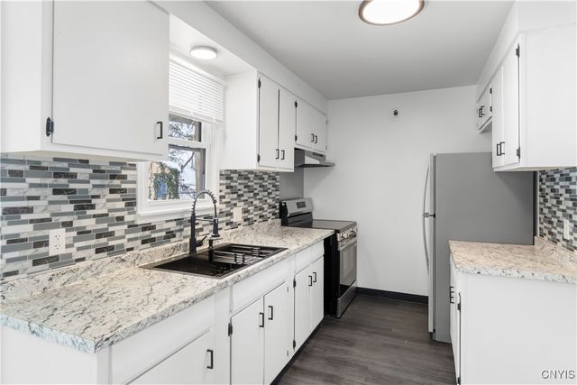 310 Gordon Parkway, Camillus, NY 13219