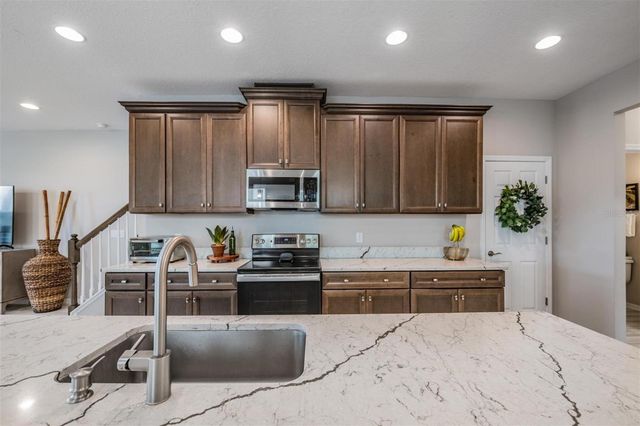 29947 SOUTHWELL LANE, Wesley Chapel, FL 33543