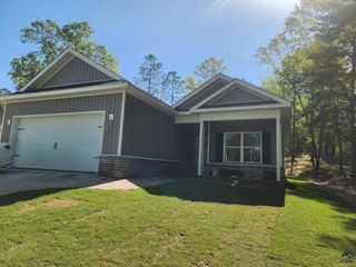 102 Silver Maple, Byron, GA 31008