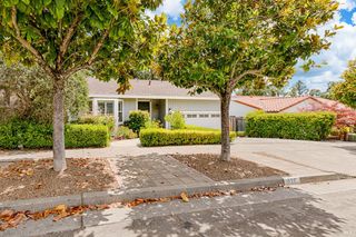 615 Montclair Dr, Santa Rosa, CA 95409