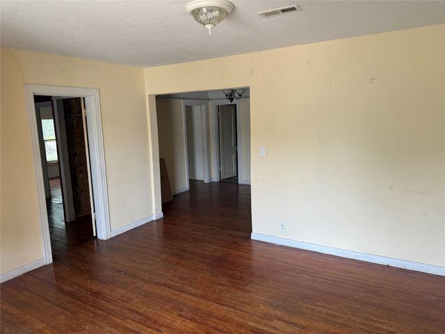 2023 N Center Street, Bonham, TX 75418