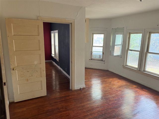 2023 N Center Street, Bonham, TX 75418