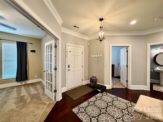 10141 Loch Lomond Drive, Charlotte, NC 28278