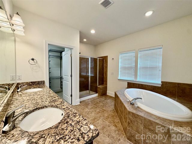 10141 Loch Lomond Drive, Charlotte, NC 28278