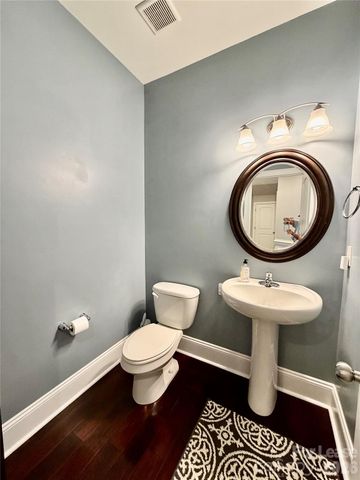10141 Loch Lomond Drive, Charlotte, NC 28278