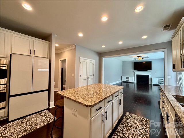 10141 Loch Lomond Drive, Charlotte, NC 28278